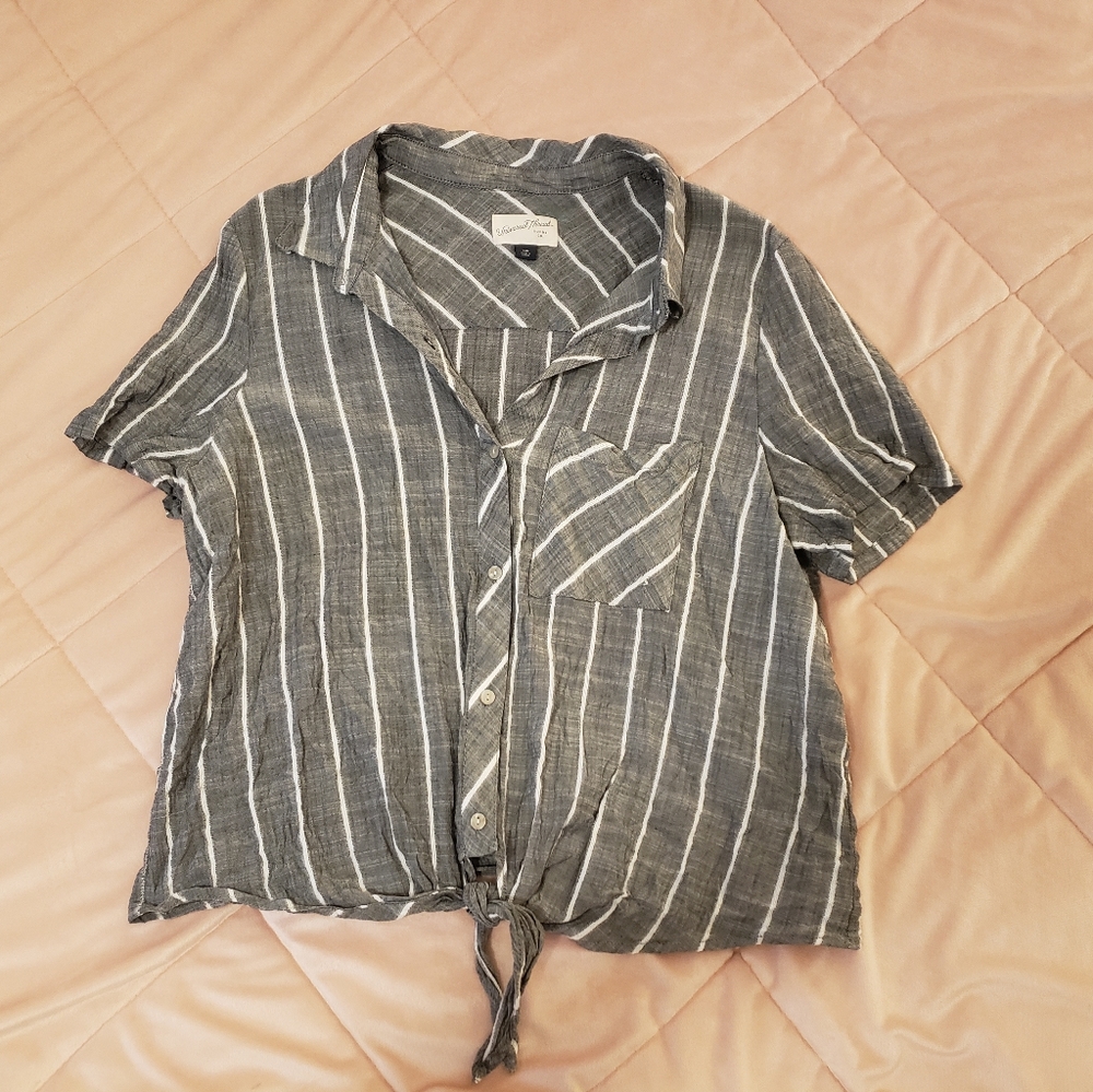 Stripped crop shirt with tie